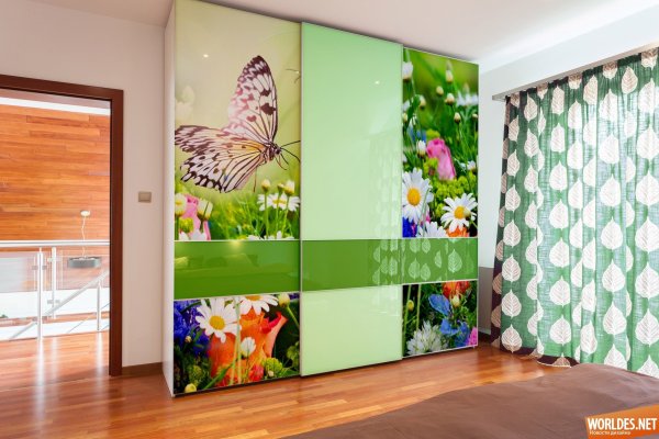 Декоративные наклейки на стену