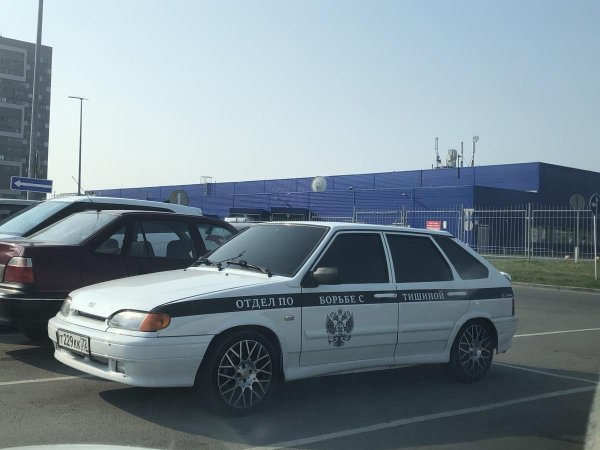 Машина ВАЗ 2114 отдел