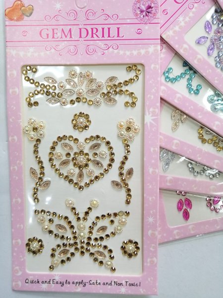 Наклейки сердце со стразами