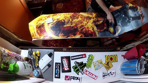 Наклейки на сноуборд Red bull