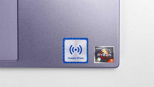 Huawei MATEBOOK наклейка share