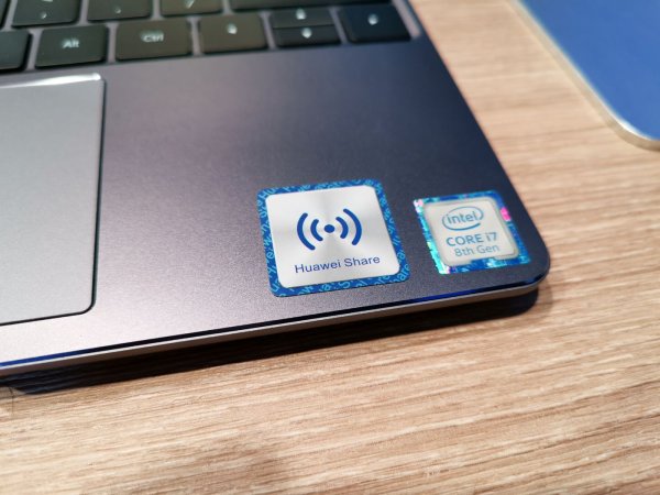 Huawei share наклейка