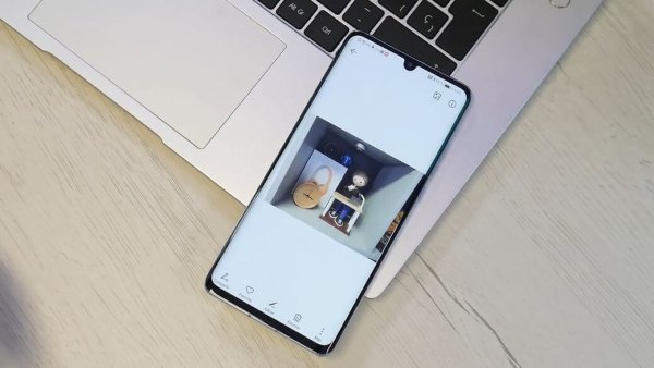 Первый логотип Huawei