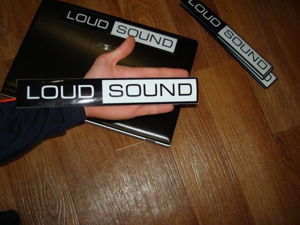 Надпись Loud Sound