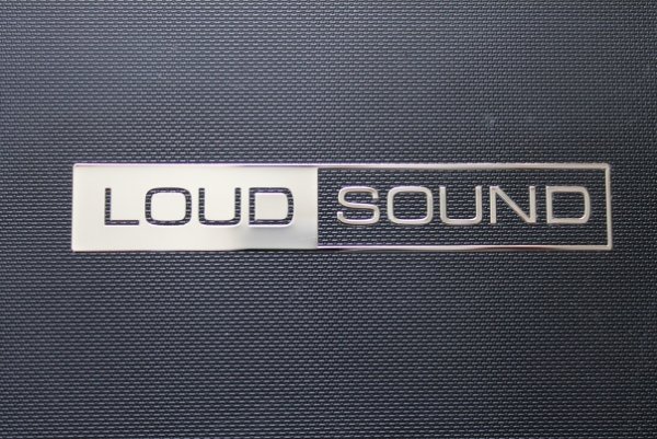 Надпись Loud Sound