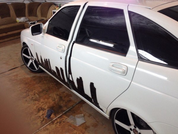 Наклейки на белую приору