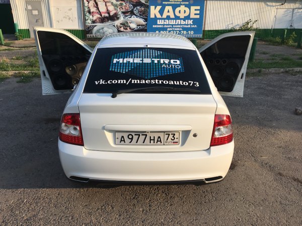 Наклейки на приору на заднее стекло
