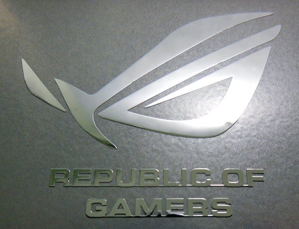 Republic of Gamers наклейка