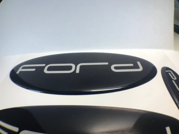 Наклейка Россия на эмблему Форд