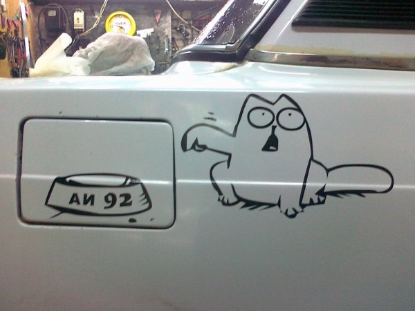 Наклейка на капот ВАЗ 2107