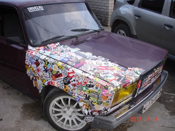 Стикербомбинг ВАЗ 2107