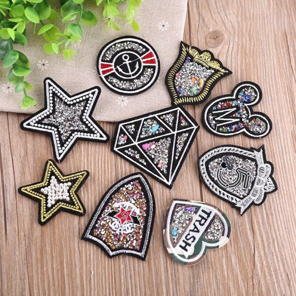 Необычные нашивки на одежду