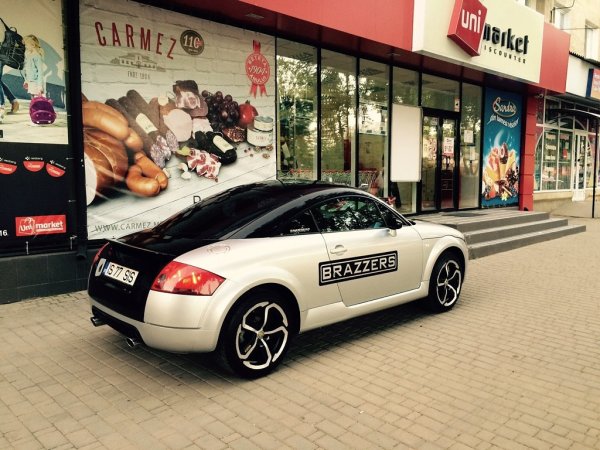 Наклейка браззерс на авто