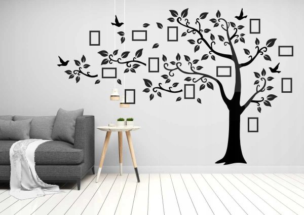 Нарисованное дерево на стену с фоторамками