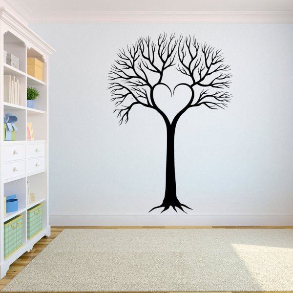 Дерево на стене