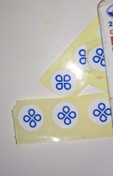 Наклейки в перекрестке