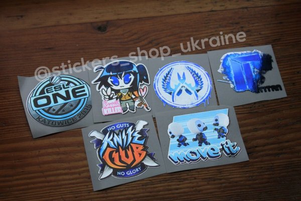 Наклейки синего цвета в CS go