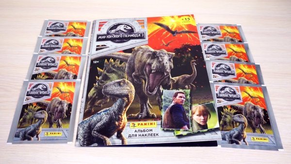 Наклейки мир Юрского периода Panini