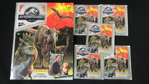 Динозавры Panini