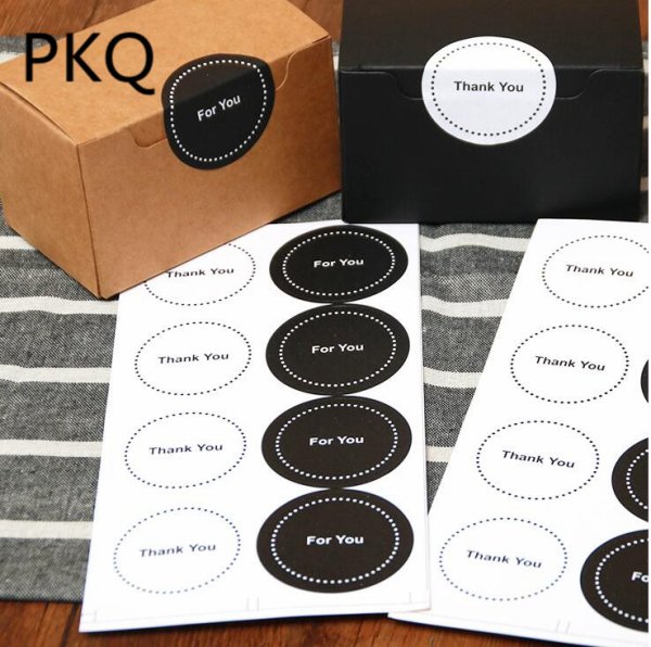 Круглая наклейка на коробку