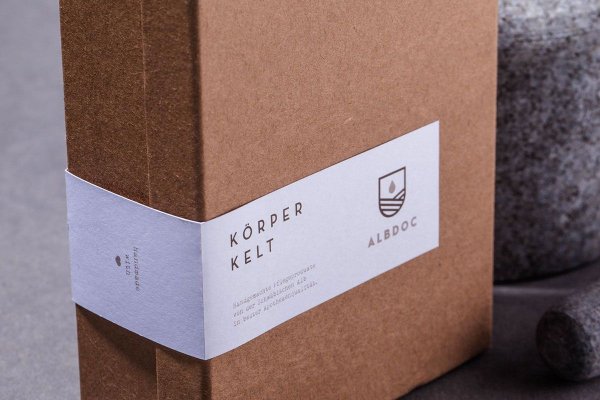 Фирменная наклейка на коробку