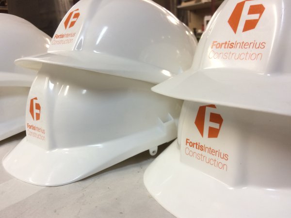 Строительная каска логотип