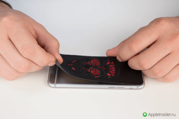 Кожаная наклейка на айфон 5с