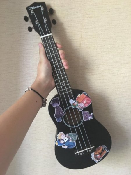 Укулеле поделка
