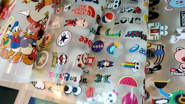 Термотрансферные наклейки для одежды