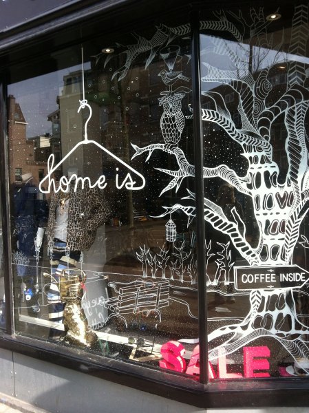 Рекламные наклейки на окна