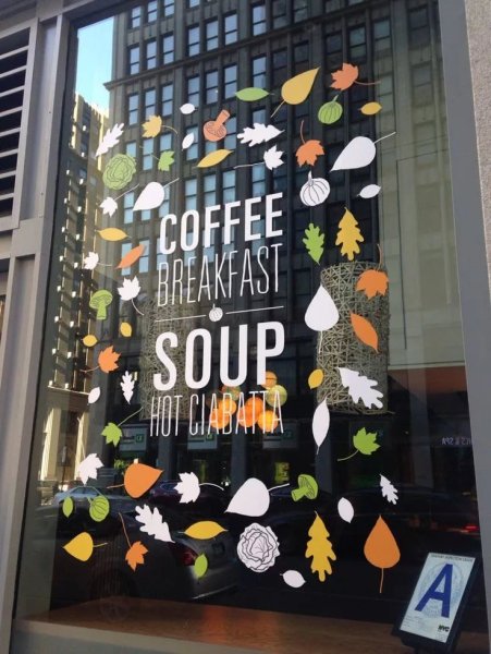 Рекламные наклейки на окна кафе