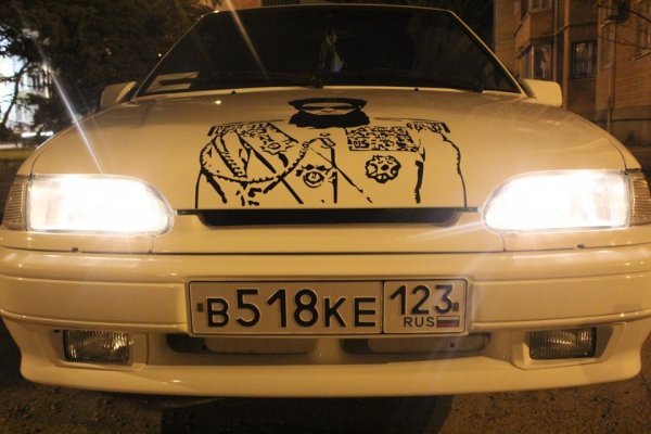 ВАЗ 2110 Версаче на капоте