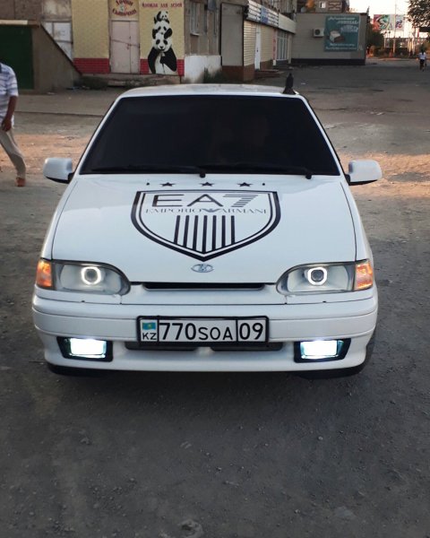 Версаче на капоте 2107