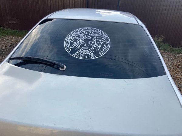 Наклейка Версаче на капот 2107