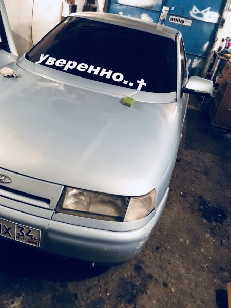 Наклейка на лобовое стекло Приоры