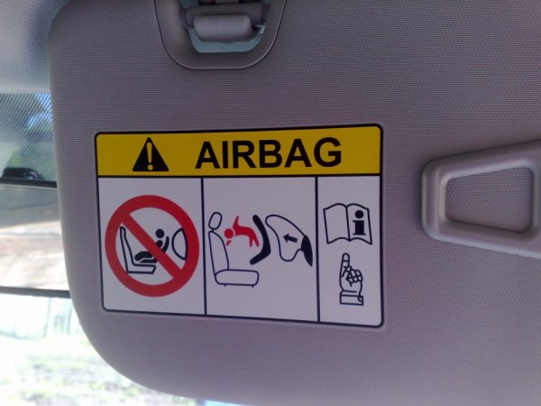 Наклейка на козырек airbag