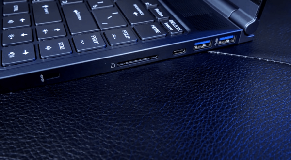 Гарантийная пломба на ноутбуке