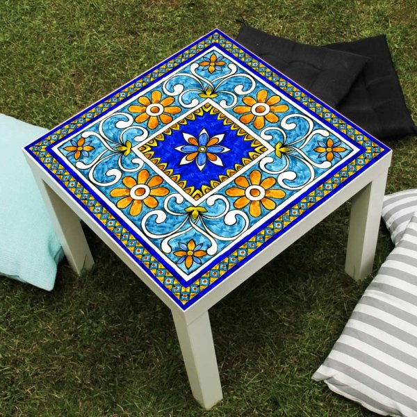 Стол из керамической плитки