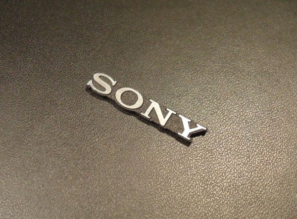 Логотип Sony золотой