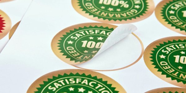 Наклейки на продукцию с логотипом