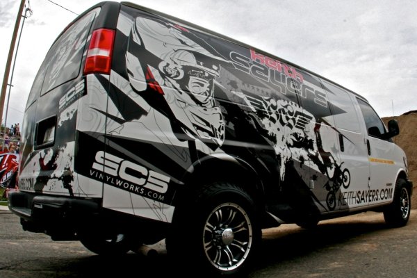 Наклейки на фургон