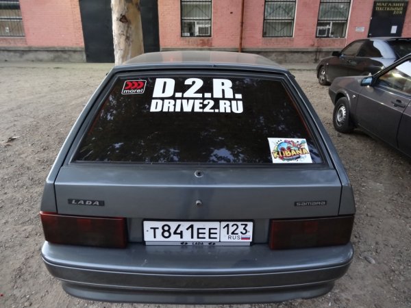 ВАЗ 2114 С наклейкой 13