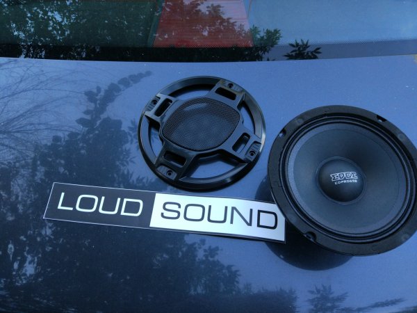 Надпись Loud Sound