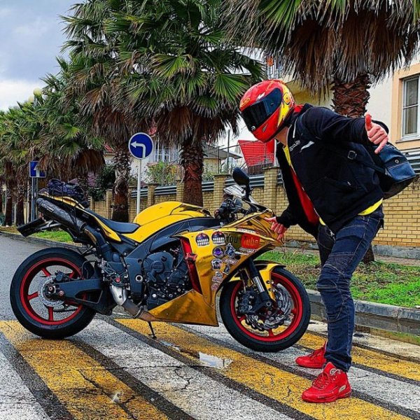 Блогер Александр Diablo r1