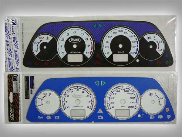 Вставка в приборную панель ВАЗ 2114