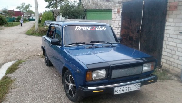 Наклейка на переднее лобовое ВАЗ 2107