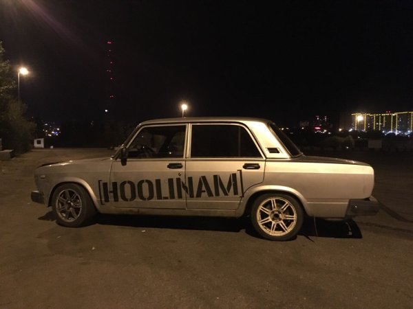 Надписи на лобовом ВАЗ 2107