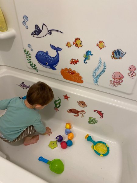 Наклейки на ванну для детей