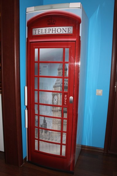 Наклейка на холодильник телефонная будка Лондон
