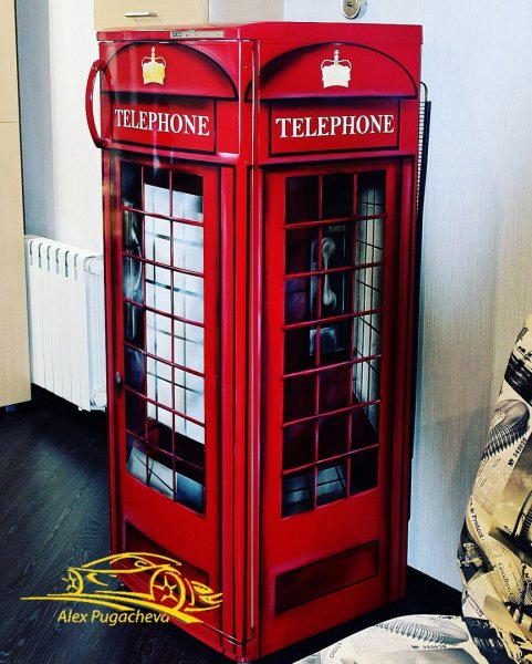 Наклейка телефонная будка Лондон